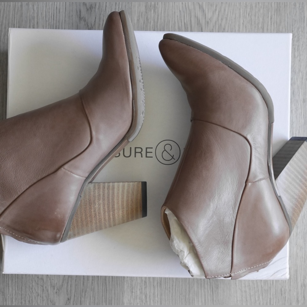 Treasure & Bond TBARGO-LEA taupe leather point toe booties | size 7